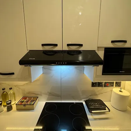 Διαμέρισμα Spacious 1 Bedroom Flat In Foinikoudes! Λάρνακα