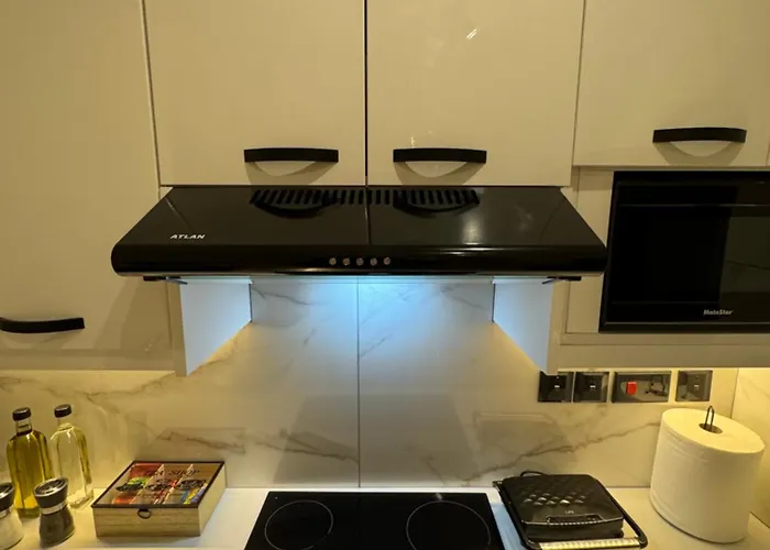 Apartmán Spacious 1 Bedroom Flat In Foinikoudes! Larnaca