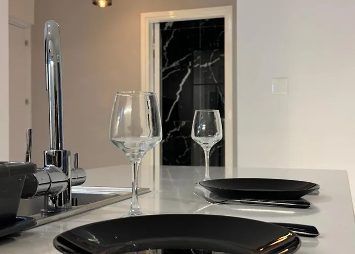 Spacious 1 Bedroom Flat In Foinikoudes! Διαμέρισμα *