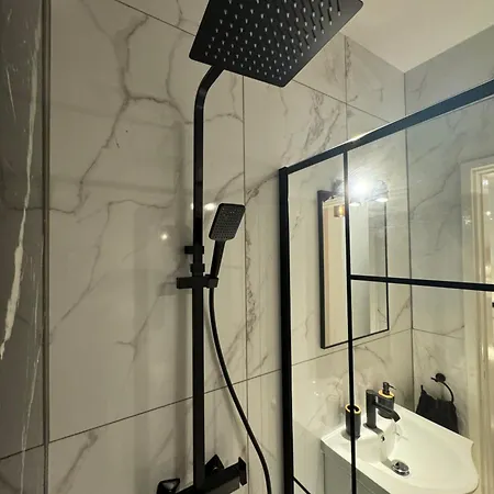 Апартаменти Spacious 1 Bedroom Flat In Foinikoudes! *