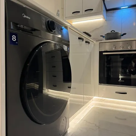 شقة Spacious 1 Bedroom Flat In Foinikoudes!