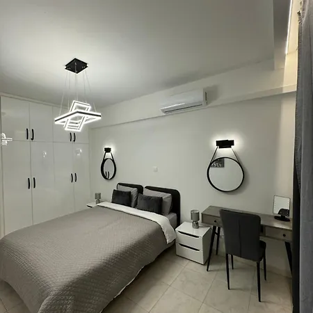 Spacious 1 Bedroom Flat In Foinikoudes! لارنكا